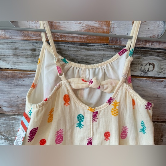 10/12 Pineapple Print Romper - Picture 5 of 5